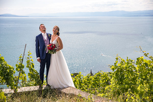Les mariés dans un cadre idyllique du Lavaux