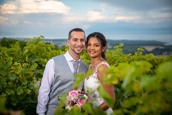 Les mariés dans les vignes